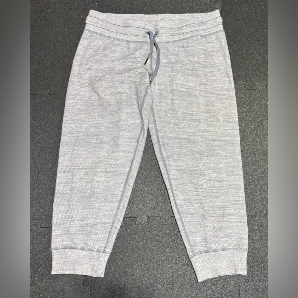 Women’s size 8 lululemon crop joggers